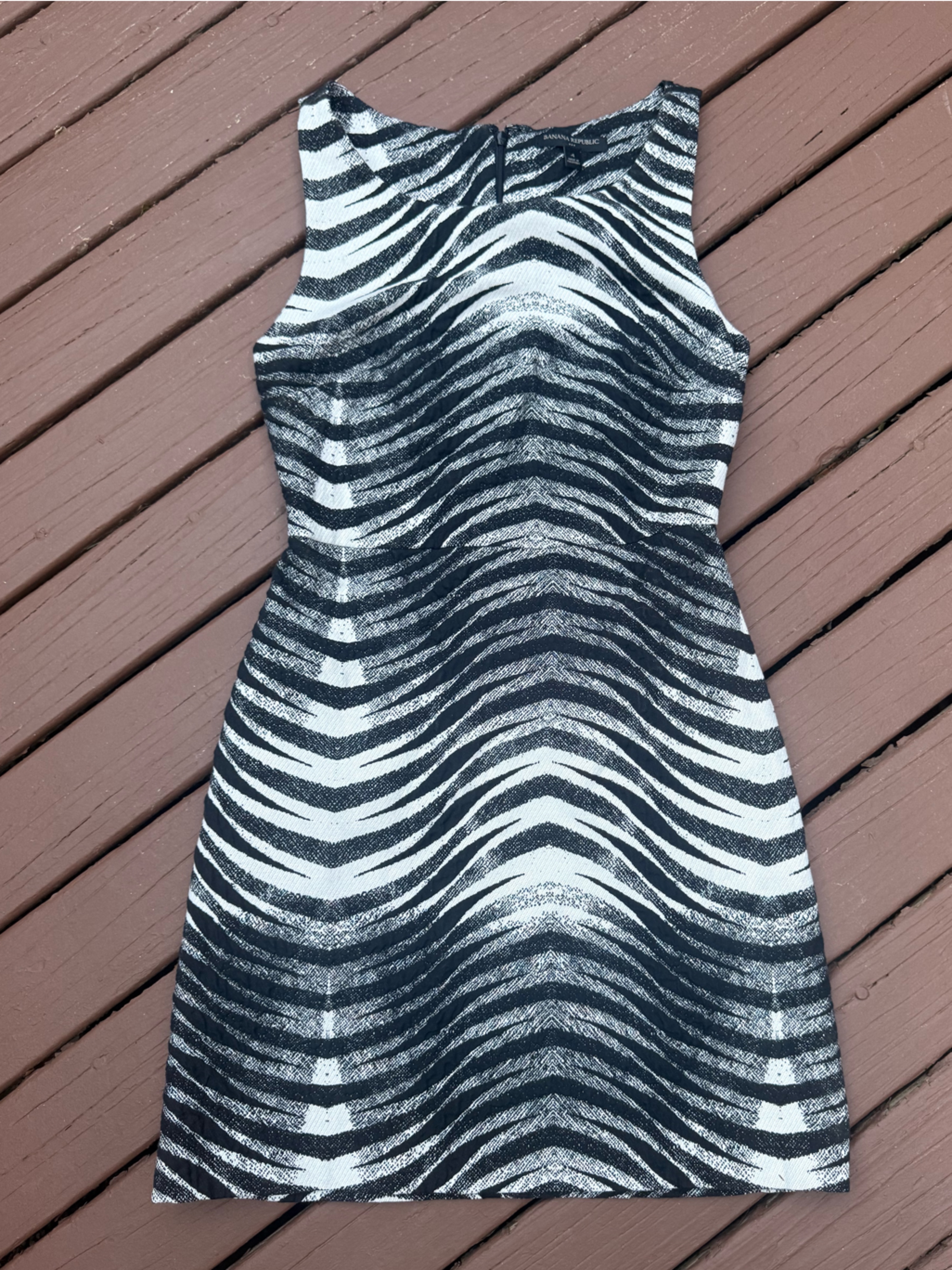 Brand New Banana Republic Black And White ZebraPattern Skirt